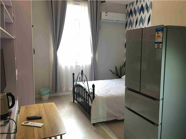 Shanghai studio for rent on Jing an West nan jing road for expats